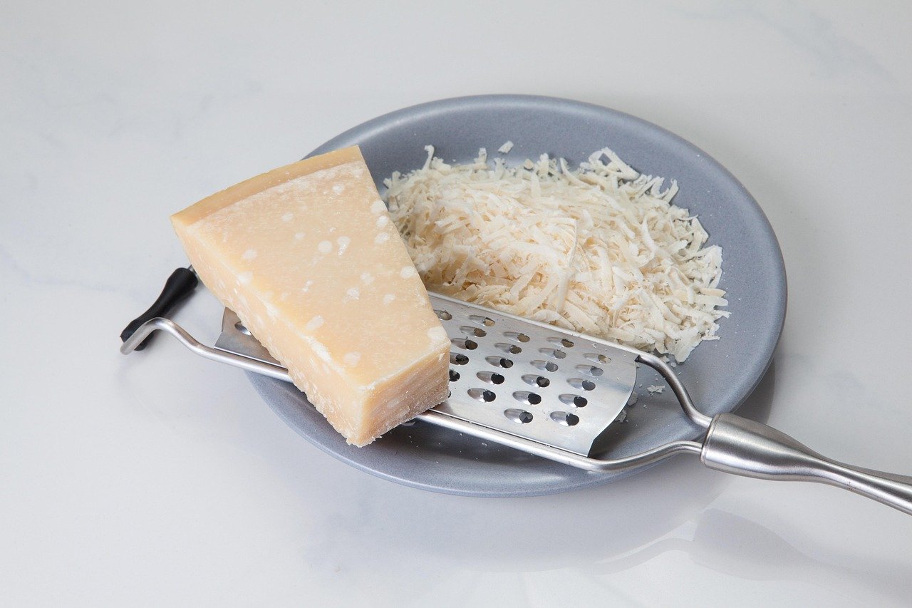 découvrez tout ce qu'il faut savoir sur le fromage : astuces de dégustation, variétés, origines et conseils pour bien choisir et savourer le cheese.