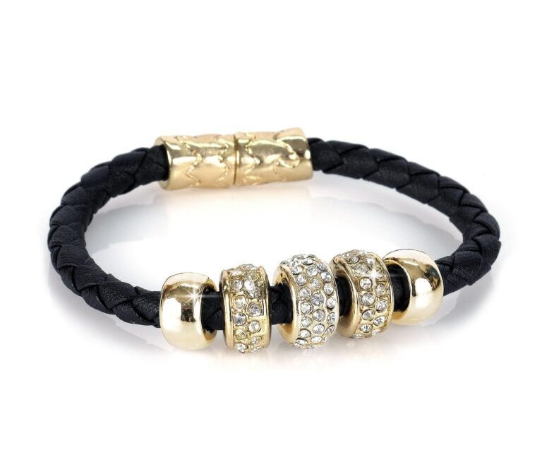découvrez nos collections de bijoux uniques : bagues, colliers, bracelets et boucles d’oreilles pour sublimer votre style. bijouterie de qualité, idées cadeaux et tendances du moment.