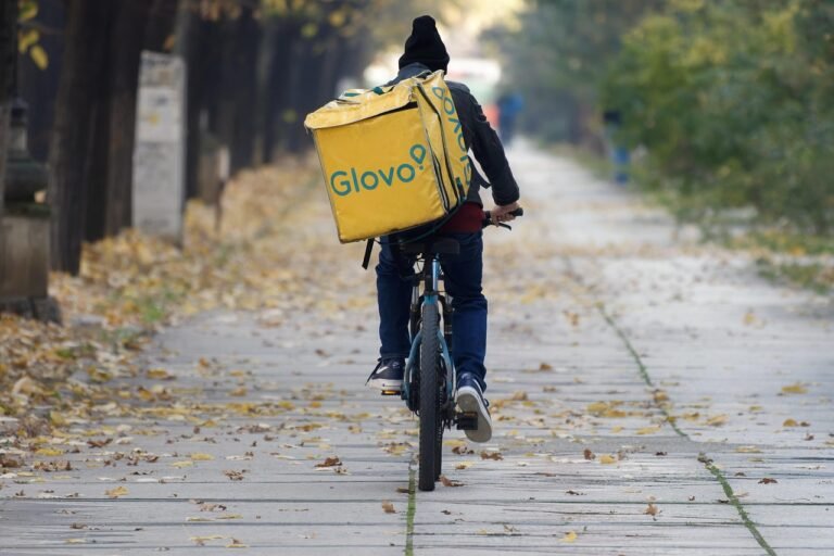 découvrez comment la livraison zéro émission révolutionne le transport de marchandises en réduisant l'empreinte carbone. optez pour une livraison plus propre, respectueuse de l'environnement et adaptée aux défis écologiques de demain.